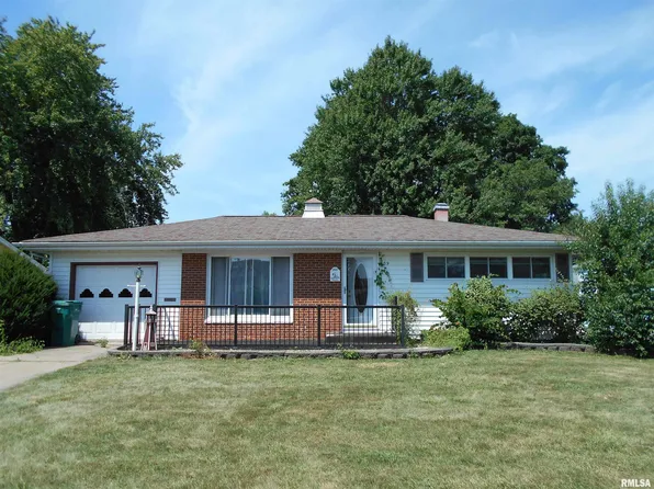 909 Memorial Dr, Macomb, IL 61455