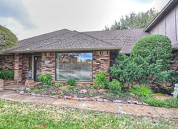2nd image of 612 SW 103rd Pl