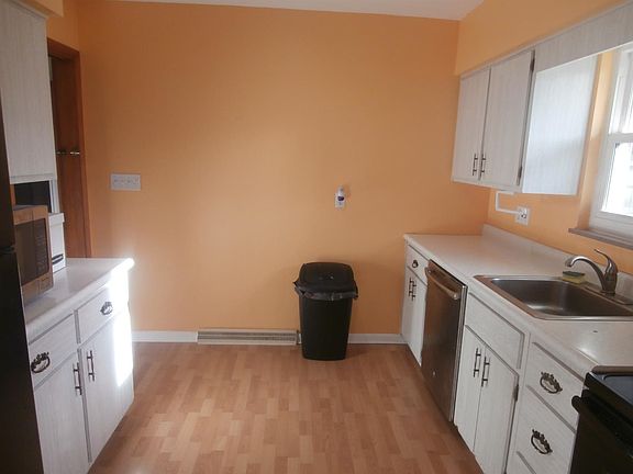 3rd image of 8684 Brent Dr