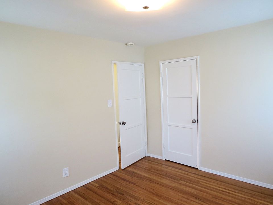 2nd image of 1889 Ashbrook Ave