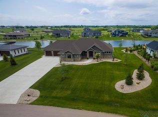 27244 Regal Ct, Sioux Falls, SD 57108