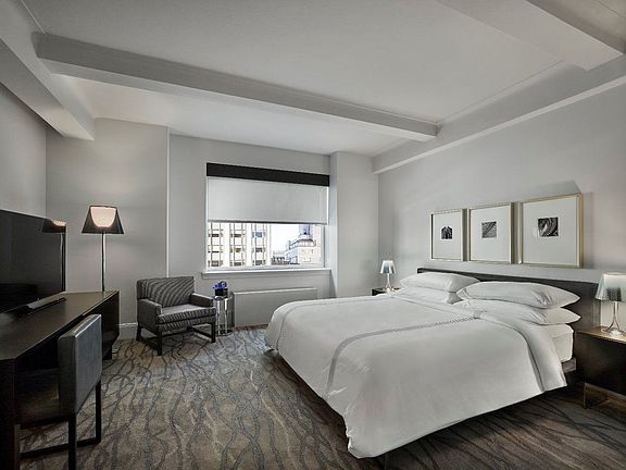 5th image of 42 W 58th St