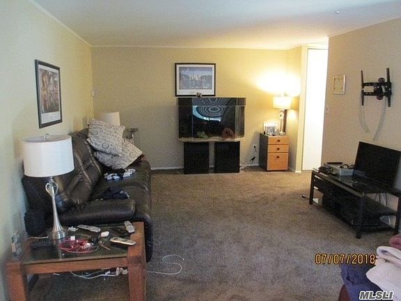 5th image of 242 Brettonwoods Dr