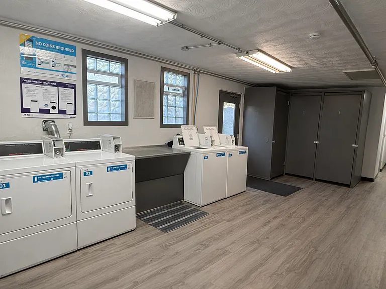 Laundry room with storage lockers