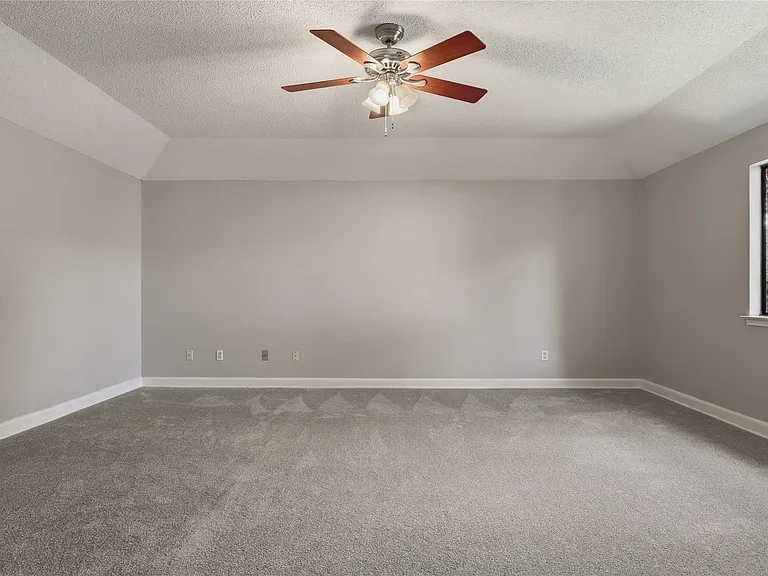 11604 Buttonwood Dr — Photo 23