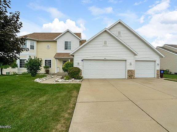 2nd image of 625 Oldfield Dr SE