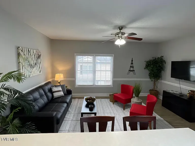 169 E Grand Ave #300 — Photo 10