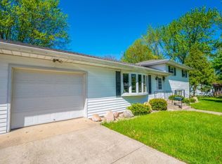 2203 Thomas Rd, Valparaiso, IN 46383