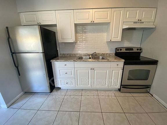 3rd image of 1103 S Pine St #A