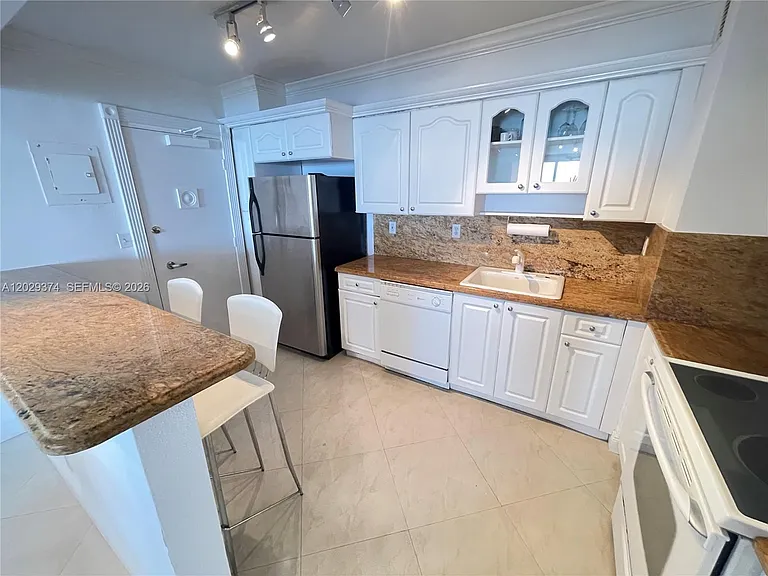 9195 Collins Ave #1001 — Photo 14