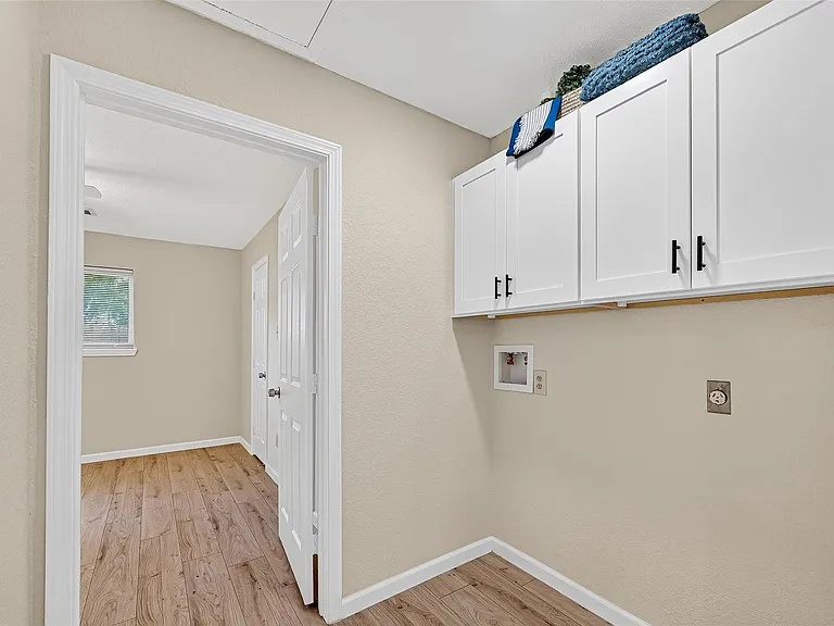 13822 Northlake Dr — Photo 11