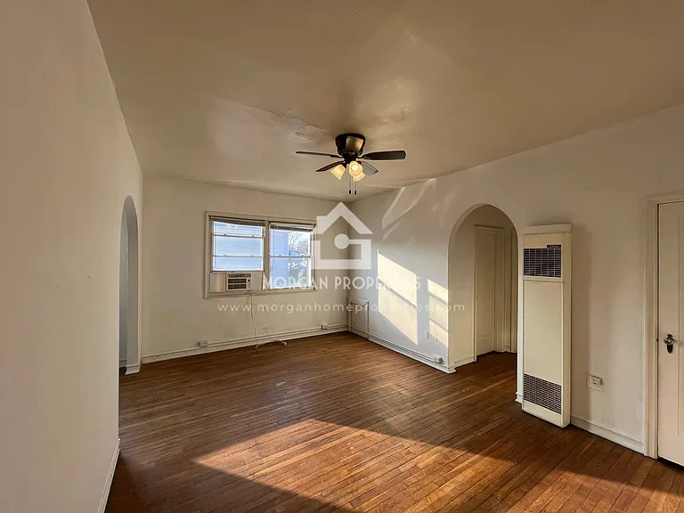1231 W Walnut St — Photo 30