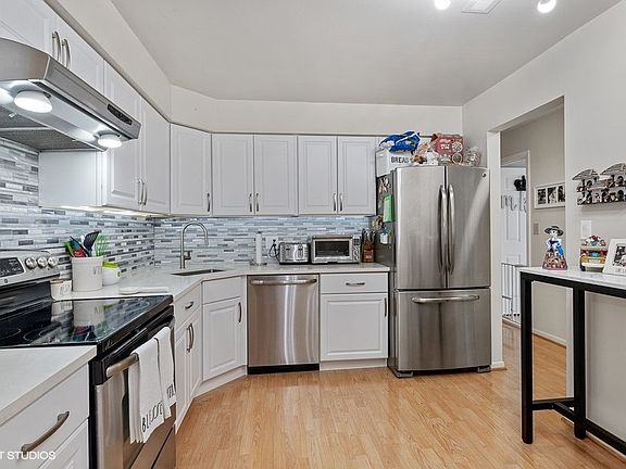 4th image of 1104 Castilian Ct APT 309