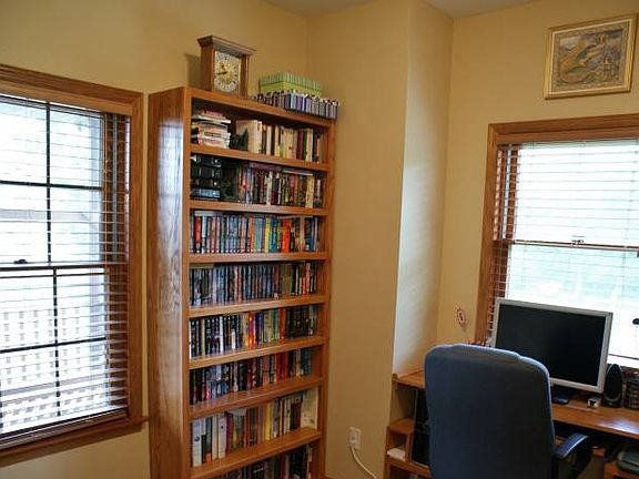 4th image of 429 Owl Ln