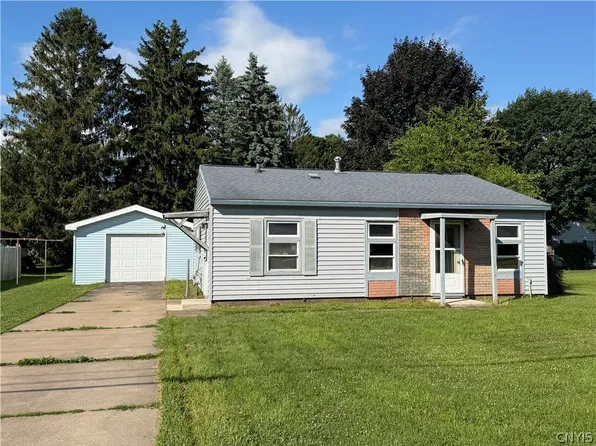 35 Bakeman St, Fulton, NY 13069