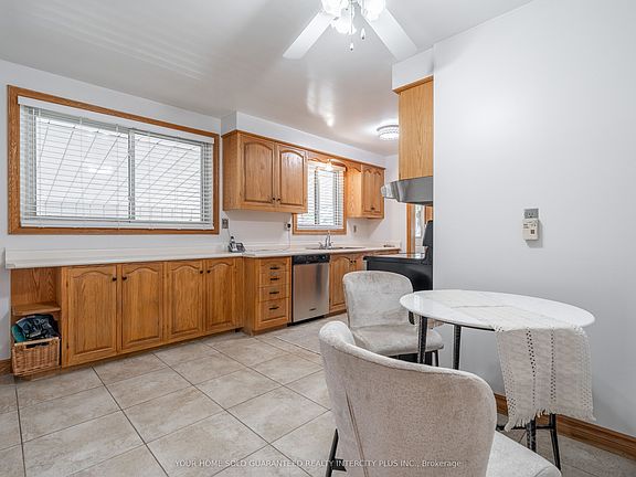 5th image of 130 Burrwood Dr