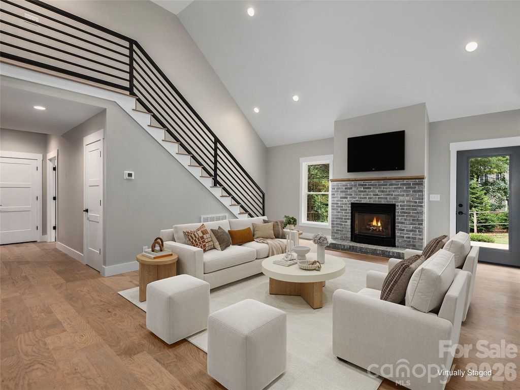104 Arrowood Ln, Hendersonville, NC - View 5
