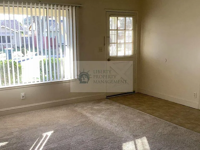 505 Custer Ct — Photo 2