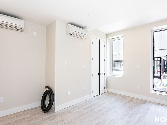 2nd image of 373 Knickerbocker Ave #2D