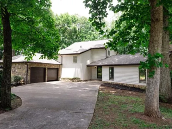 125 Saddle Creek Ct, Roswell, GA 30076