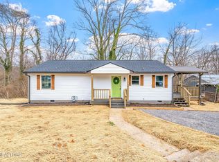 330 East Dr, Oak Ridge, TN 37830