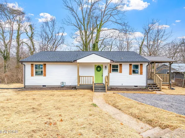 330 East Dr, Oak Ridge, TN 37830
