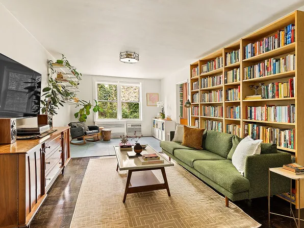 651 Vanderbilt St APT 2B, Brooklyn, NY 11218