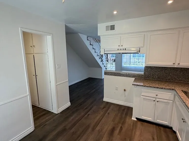 4340 Walnut — Photo 16