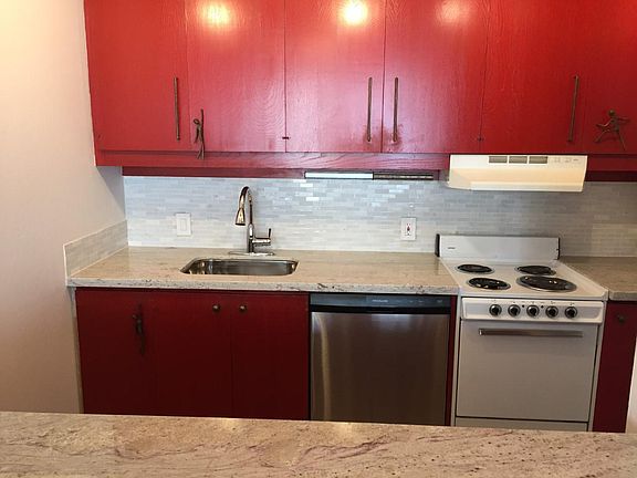 5th image of 411 Green St APT 3A