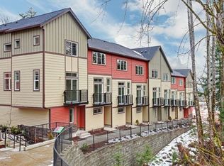 2203 NW Moraine Pl #32, Issaquah, WA 98027