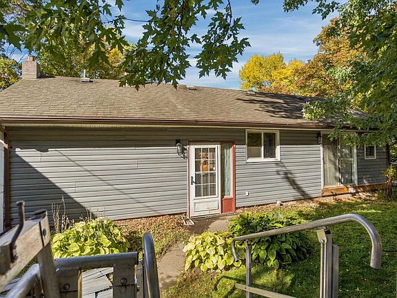5th image of 3903 Fanny Lake Rd NE