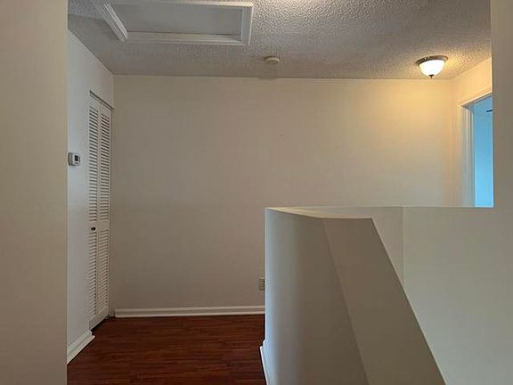 4th image of 4878 SW 32nd Ter