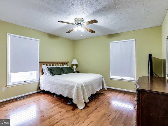 3rd image of 8098 Escalon Ave
