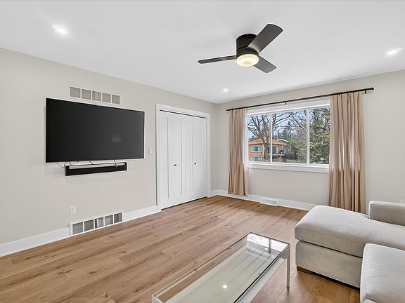 2nd image of 502 Ventura Ct