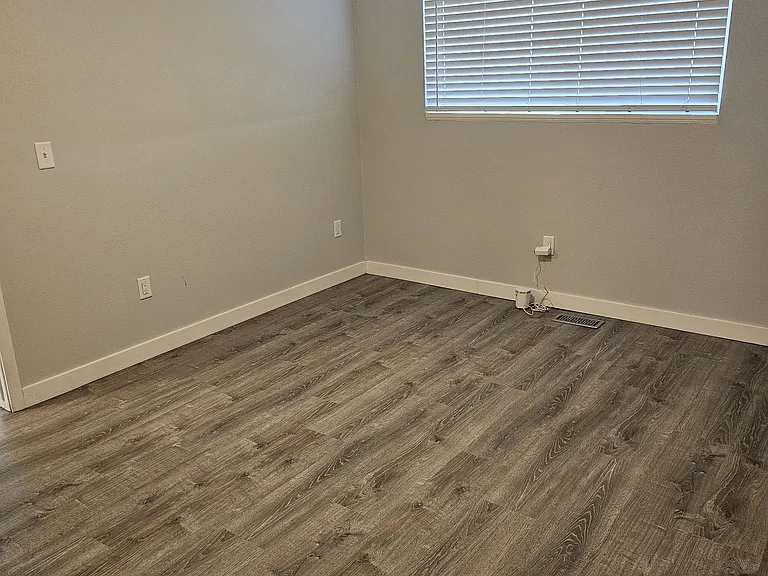 813 N Riverside Dr #A — Photo 12