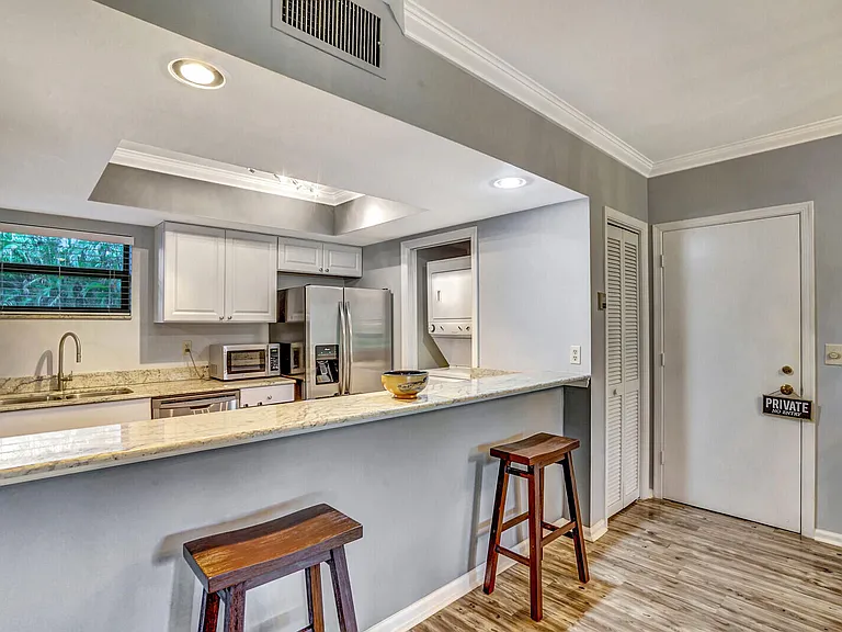 11863 Wimbledon Cir #424 — Photo 7