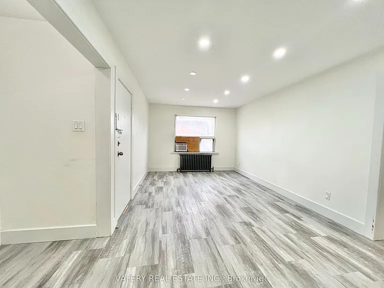 15 Stavebank Rd N #4 — Photo 11