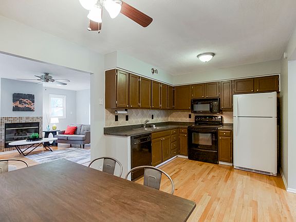 5th image of 1109 NE Noeleen Ct House 608169