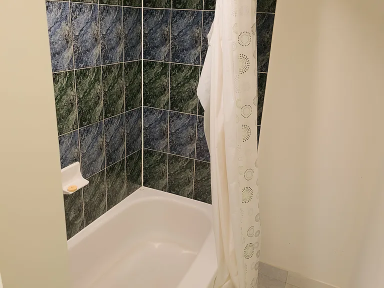 620 Madame St — Photo 10