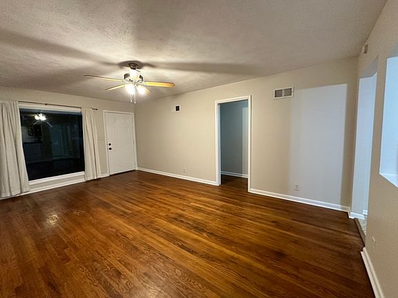 2nd image of 920 3rd Ave