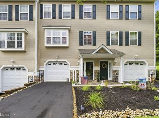 53 Hoag Ln, Aston, PA 19014