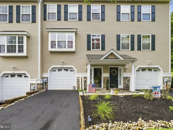 53 Hoag Ln, Aston, PA 19014