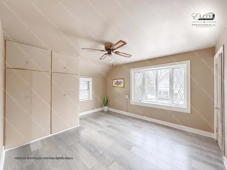 955 Perry St — Photo 15