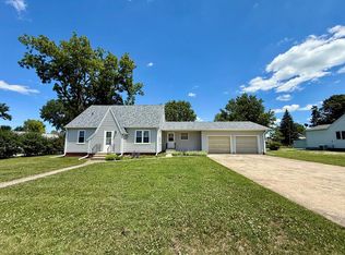 411 S Scuyler St, Pomeroy, IA 50575
