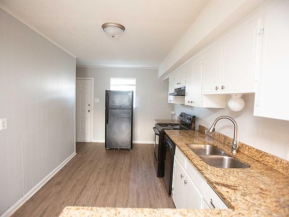 5th image of 3017 Parkway Dr