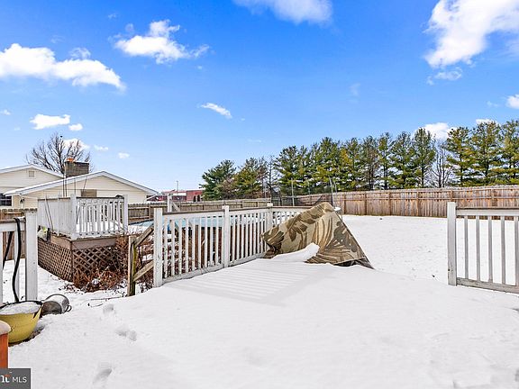 5th image of 13514 Essex Dr