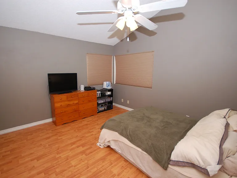 517 Barnett Dr — Photo 7