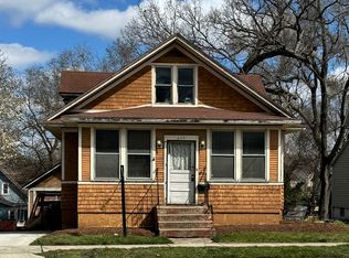 645 Saint Charles St, Elgin, IL 60120