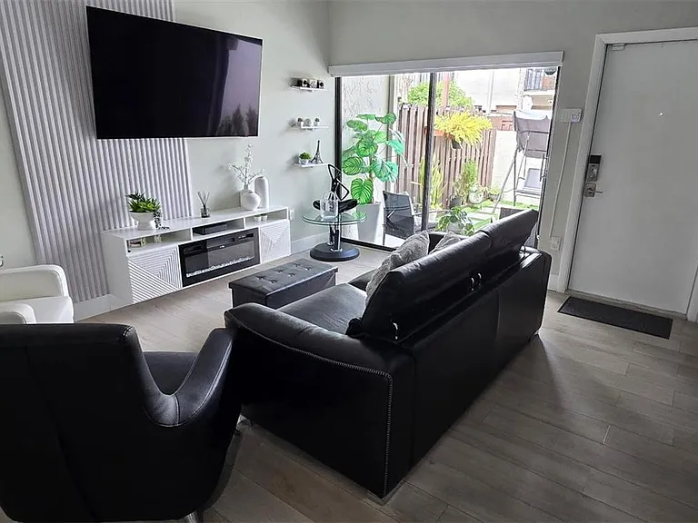 15370 SW 104th Ter #7 — Photo 6