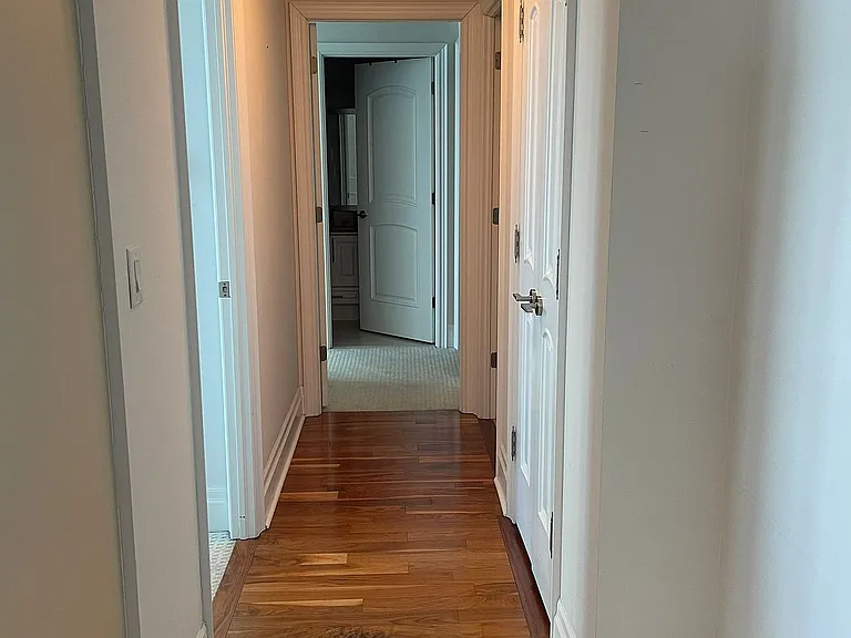 16 Harbour St #4904 — Photo 3